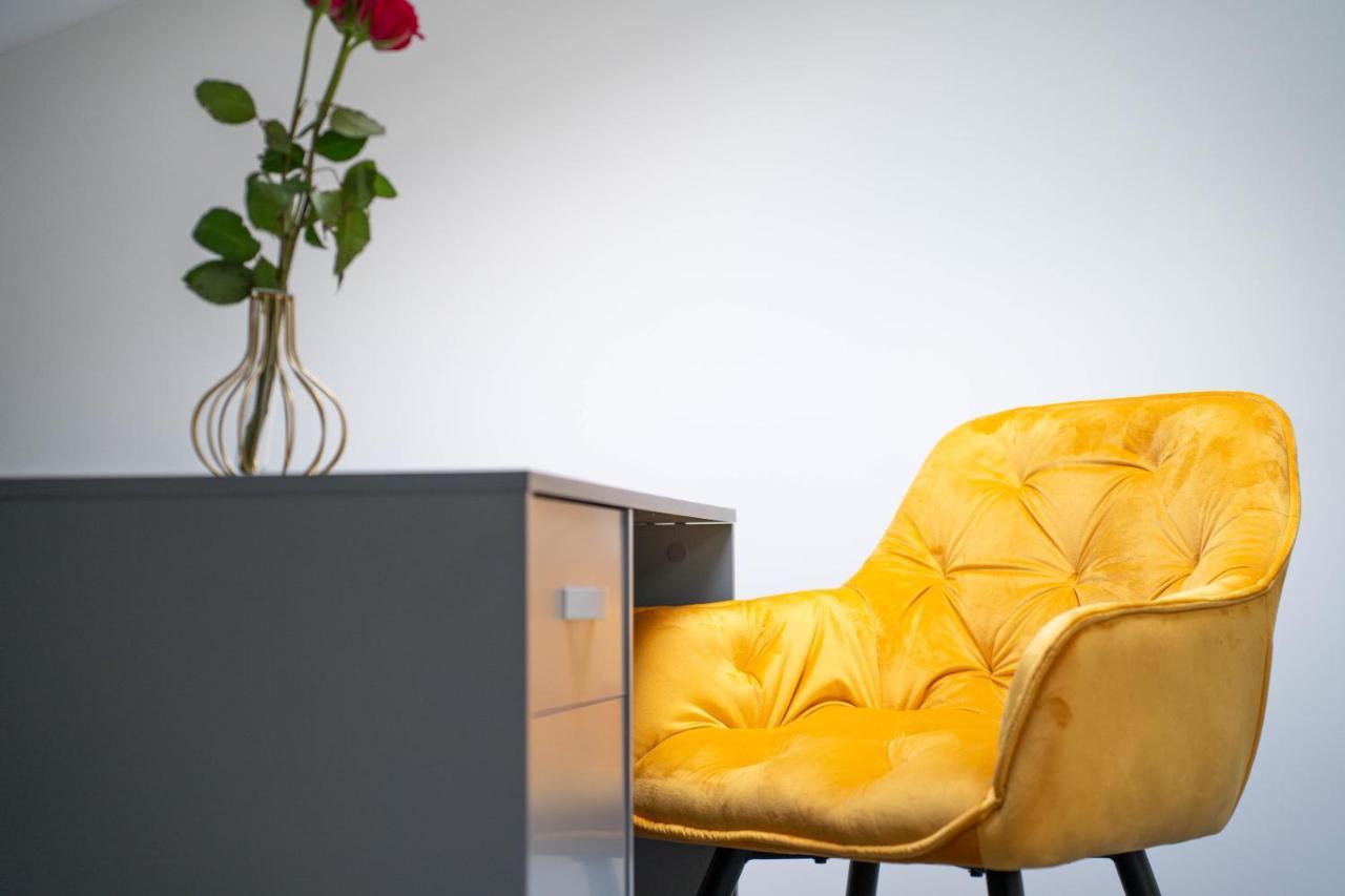Open Mind Property - 6 Luxury Bedrooms With Free Parking Portsmouth Esterno foto