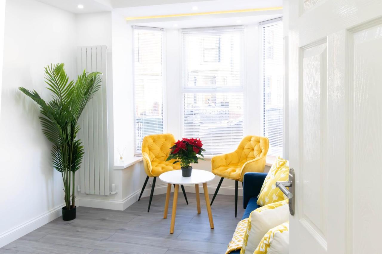 Open Mind Property - 6 Luxury Bedrooms With Free Parking Portsmouth Esterno foto