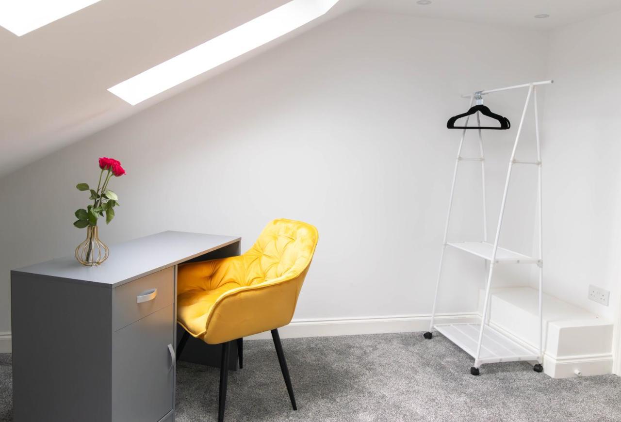 Open Mind Property - 6 Luxury Bedrooms With Free Parking Portsmouth Esterno foto